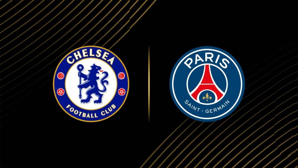 chelsea-vs-psg-previa-partido-internacional Escudos oficiales del Chelsea FC y Paris Saint-Germain frente a frente sobre fondo negro con detalles dorados para previa de fútbol internacional.