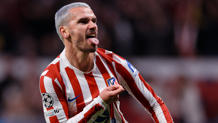 LALIGA Antoine Griezmann celebrando un gol con el Atlético de Madrid en la UEFA Champions League, mostrando su icónica expresión de alegría.