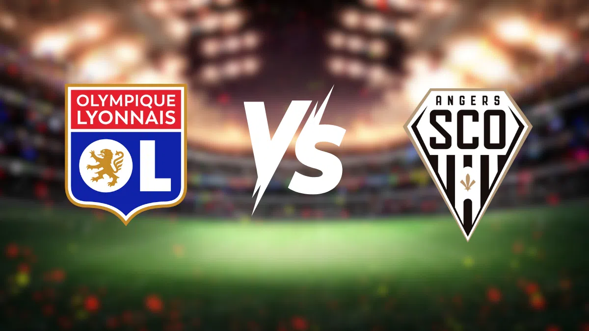 Comparativa de escudos oficiales del Olympique Lyonnais (OL) y Angers SCO sobre fondo de estadio de fútbol iluminado para la Ligue 1.