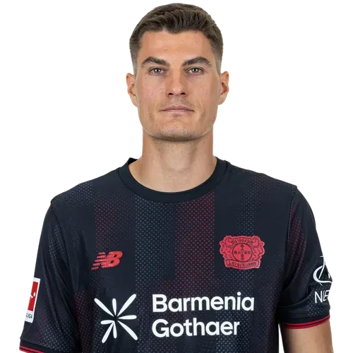 Leverkusen Tercer jugador del Bayer Leverkusen con uniforme Barmenia Gothaer.