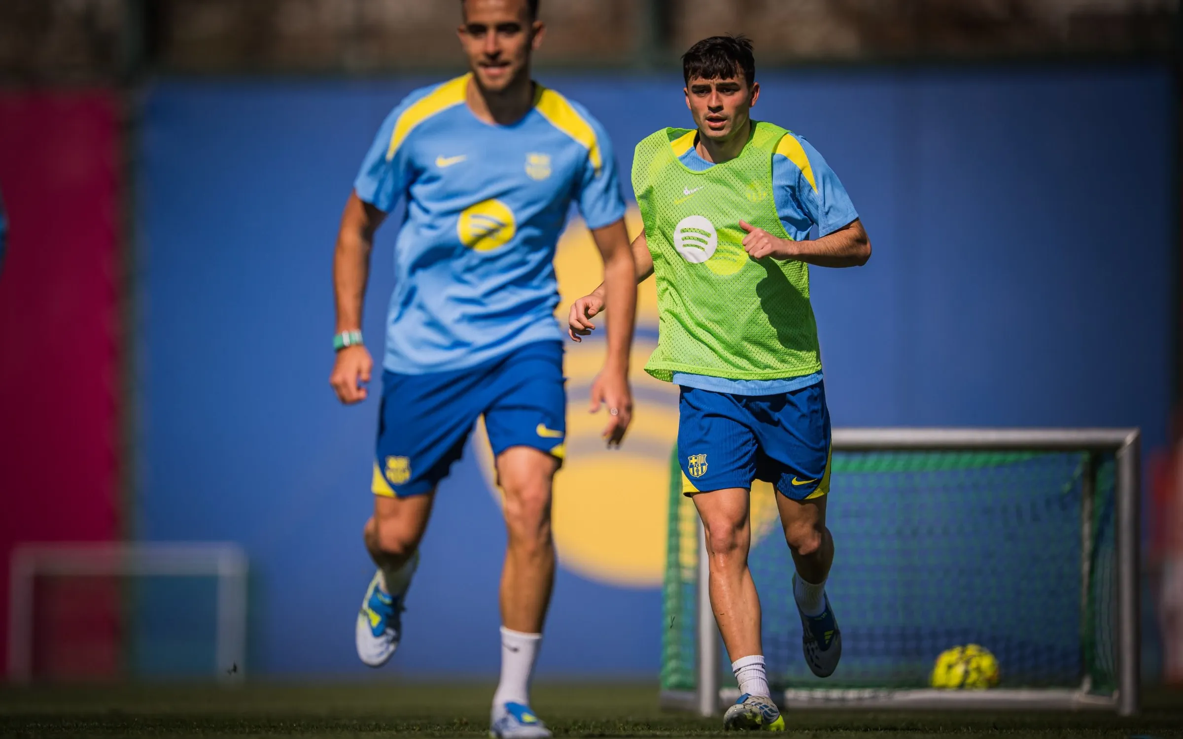 BARCELONA Pedri González corriendo durante un entrenamiento del FC Barcelona en la Ciudad Deportiva Joan Gamper.