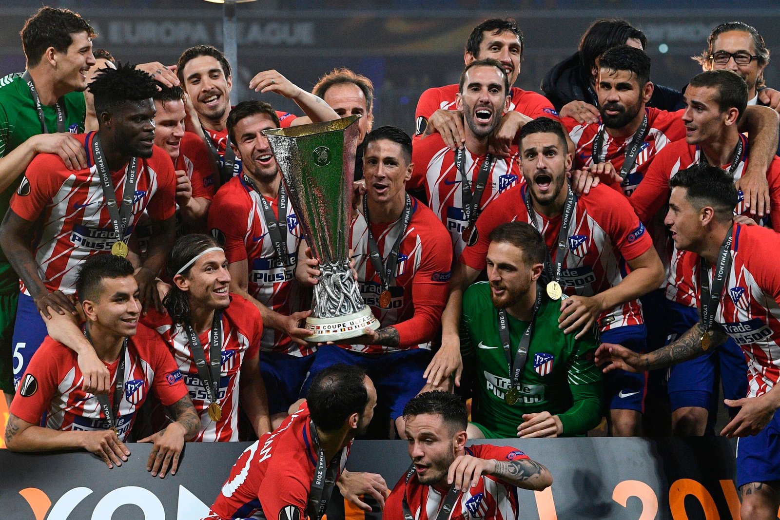 Trofeo de la Copa del Rey en exhibición, el título del fútbol español
