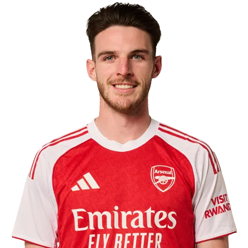 ARSENAL Declan Rice sonriendo con la camiseta roja y blanca sobre un fondo blanco.